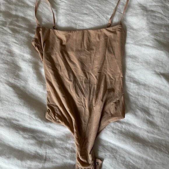 Skims Fits Everybody Cami Bodysuit Clay XS - Picture 2 of 3